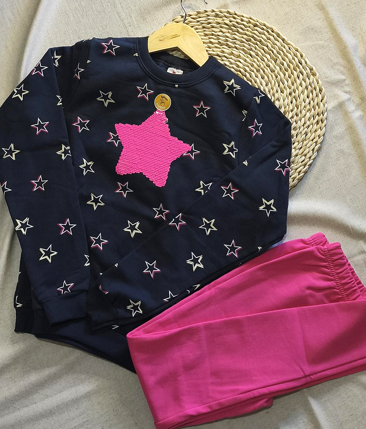Conjunto blusão e calça legging estrelas