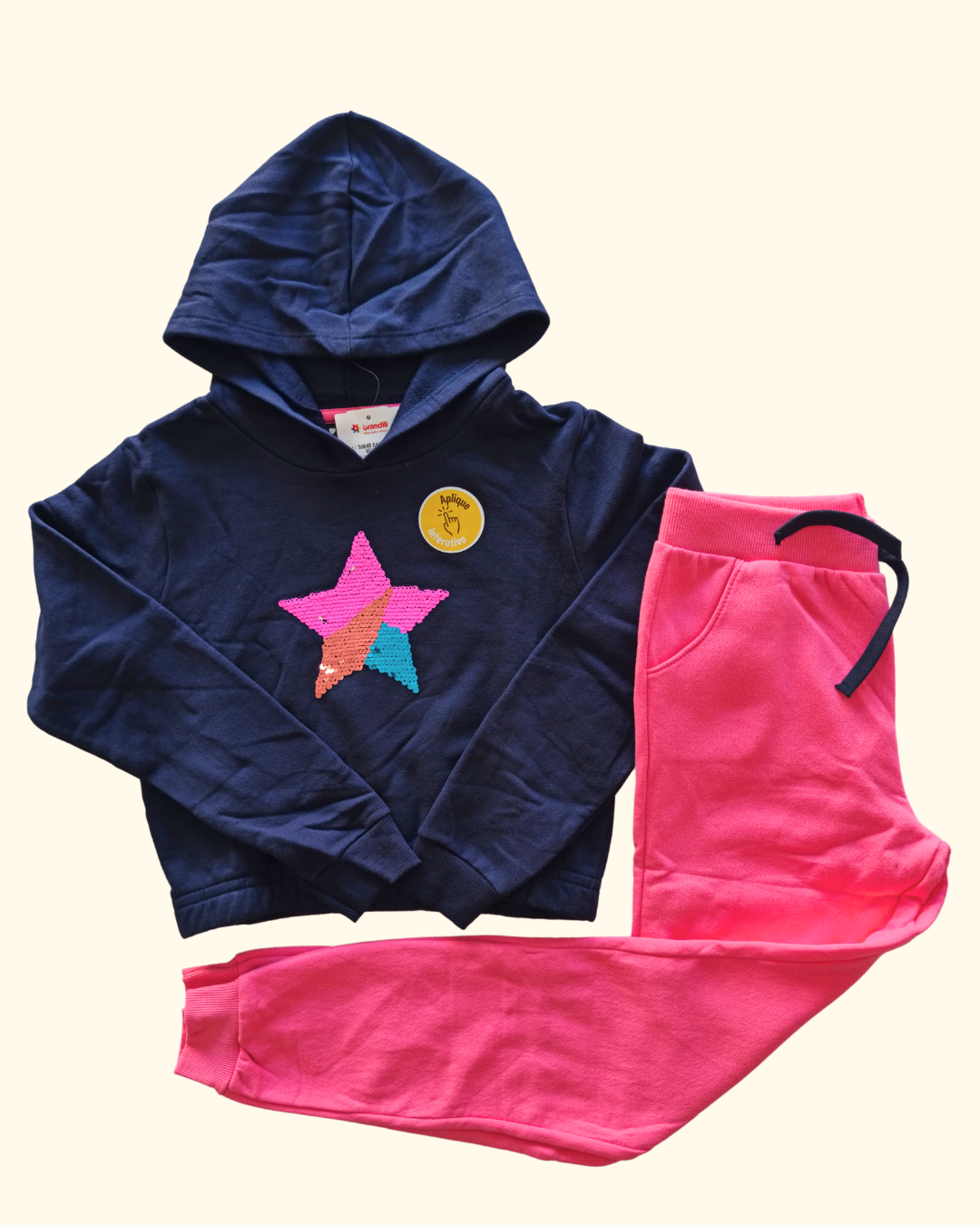Conjunto blusão e calça jogger estrela interativa